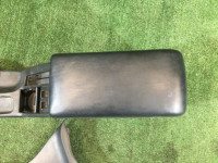 Бардачок подлокотник высокий SUBARU LEGACY OEM 92111AE010ML, 92132AE000ML, BH5 BE5 BE9 BHE BH9 2002 silver 01G
