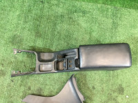 Бардачок подлокотник высокий SUBARU LEGACY OEM 92111AE010ML, 92132AE000ML, BH5 BE5 BE9 BHE BH9 2002 silver 01G
