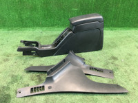 Бардачок подлокотник высокий SUBARU LEGACY OEM 92111AE010ML, 92132AE000ML, BH5 BE5 BE9 BHE BH9 2002 silver 01G