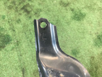 Крепление переднего бампера левое SUBARU LEGACY OEM 57707AE130 BH5 BE5 2002 silver 01G