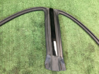 Junta de puerta derecha SUBARU LEGACY OEM 63521AG100 BLE BL5 BL9 2003 black 32J