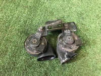 ホーン SUBARU LEGACY OEM 86012AG030, 86012AG020 BLE BPE BP5 BL5 BL9 BP9 2003 EJ20X