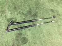 Амортизаторы крышки багажника SUBARU LANCASTER OEM 63260AE020, 63260AE030 BHE BH9 BH5 2000 silver 9G9