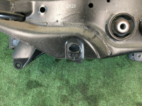 Travessa traseira SUBARU LANCASTER OEM 20152AE000 BHE BH9 BH5 BE5 BE9 BEE 2000 EZ30