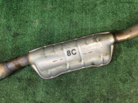 Средняя часть глушителя SUBARU LANCASTER OEM 44200AE080 BHE BEE 2000 EZ30