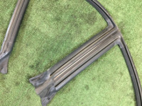 Borracha da porta direita SUBARU LANCASTER OEM 63521AE020 BHE BH9 BH5 2000 silver 9G9