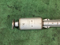 Средняя часть глушителя SUBARURU LEGACY OEM 44200AE030 BE5 BH5 2001 EJ204