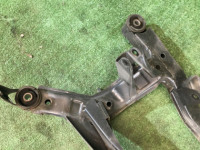 Travesaño trasero SUBARU LEGACY OEM 20152AE001 BHE BH9 BH5 BE5 BE9 BEE 2001 EJ254 AT