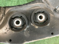 Travesaño trasero SUBARU LEGACY OEM 20152AE001 BHE BH9 BH5 BE5 BE9 BEE 2001 EJ254 AT