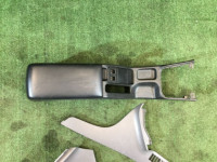 グローブボックス・アームレスト SUBARU LEGACY OEM 92111AE010AC BHE BH9 BH5 BE BE9 BE5 BEE 2001 silver 01G
