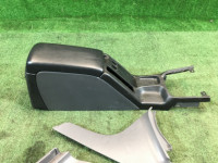 グローブボックス・アームレスト SUBARU LEGACY OEM 92111AE010AC BHE BH9 BH5 BE BE9 BE5 BEE 2001 silver 01G