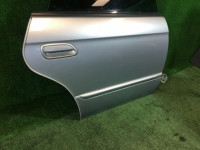 Puerta trasera derecha SUBARU LEGACY OEM 60400AE400 BHE BH9 BH5 BE5 BE9 BEE 2001 silver 01G