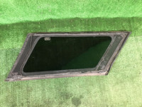 左リアクォーターガラス SUBARU LEGACY OEM ЛЕВОЕ BHE BH9 BH5 2001