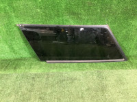 左リアクォーターガラス SUBARU LEGACY OEM ЛЕВОЕ BHE BH9 BH5 2001