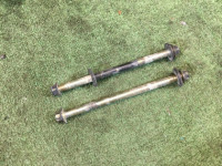 Tornillos del buje trasero 20540AA000 SUBARU LEGACY