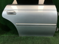 Puerta trasera derecha SUBARU LEGACY OEM 61400AC300 BG5 BG9 BD5 BD9 1997 silver 406