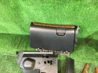 グローブボックス・アームレスト SUBARU OUTBACK OEM 92114AG120JC, 66150AG050JC, 66120AG101JC, 66075AG040JC BP5 BP9 BPE 2007 silver 39D