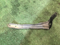 Suporte direito do para-choques dianteiro SUBARU LANCASTER OEM 57707AE230 BHE BH9 1999 beige 8L5