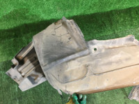 Подкрылок передний левый SUBARU LANCASTER OEM 59110AE030 BHE BH9 1999 beige 8L5