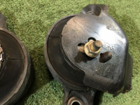 Подушки двигателя SUBARU LANCASTER OEM 41022AE020, 41022AE030 BH9 BE9 1999 EJ254 AT