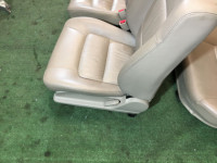 Juego de asientos Кожа SUBARU LANCASTER OEM 64010AE470GE, 64010AE460GE, 64221AE050GE, 64231AE051GE BHE BH9 BH5 1999 beige 8L5