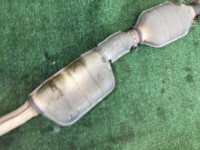 Средняя часть глушителя SUBARU LANCASTER OEM 44200AE050 BH9 BE9 1999 EJ254 AT