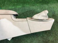 Guantera y reposabrazos КОЖА SUBARU OUTBACK OEM 92111AG240WA BP5 BL5 BLE BPE BPH BL9 BP9 2005 gold 3M4