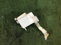 玻璃水壶 SUBARU OUTBACK OEM 86631AG000, 86611AG010, 86611AG000, 86611AG000 BP5 BL5 BLE BPE BPH BL9 BP9 2005 EZ30 AT