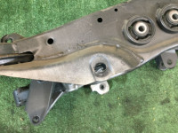 Travesaño trasero SUBARU LEGACY OEM 20152AE001 BEE BHE BE5 BE9 BH5 BH9 2002 EZ30 AT