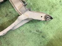 Travesaño trasero SUBARU LEGACY OEM 20152AE001 BEE BHE BE5 BE9 BH5 BH9 2002 EZ30 AT