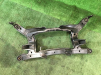 Travesaño trasero SUBARU LEGACY OEM 20152AE001 BEE BHE BE5 BE9 BH5 BH9 2002 EZ30 AT