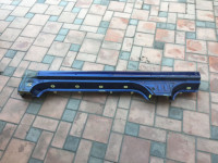 Estribo metálico derecho SUBARU LEGACY OEM 51415AE021 BEE BHE BE5 BE9 BH5 BH9 2002 BLUE 14L