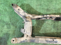 Travesaño trasero SUBARU LANCASTER OEM 20152AE000 BHE BH9 BH5 BE5 BE9 BEE 1998 EJ254 AT