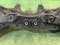 Travesaño trasero SUBARU LANCASTER OEM 20152AE000 BHE BH9 BH5 BE5 BE9 BEE 1998 EJ254 AT