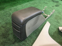 Glovebox and armrest кожа SUBARU LANCASTER OEM 92111AE030AD BHE BH9 1998 beige 8L5