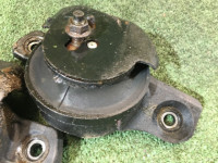 エンジンマウント SUBARU LANCASTER OEM 41022AE020, 41022AE030 BH9 BE9 1998 EJ254 AT