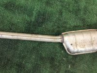 Средняя часть глушителя SUBARU LANCASTER OEM 44200AE050 BH9 BE9 1998 EJ254 AT