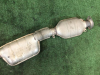 Средняя часть глушителя SUBARU LANCASTER OEM 44200AE050 BH9 BE9 1998 EJ254 AT