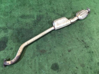 Средняя часть глушителя SUBARU LANCASTER OEM 44200AE050 BH9 BE9 1998 EJ254 AT