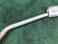 Средняя часть глушителя SUBARU LANCASTER OEM 44200AE050 BH9 BE9 1998 EJ254 AT