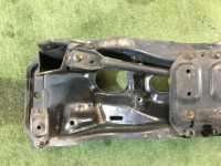 Travessa dianteira SUBARU LEGACY OEM 20101AE030 BE5 BH5 2001 EJ206 AT