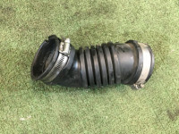 Патрубок воздушного фильтра SUBARU LEGACY OEM 46013FE000 BH5 BE5 2001 EJ206 AT