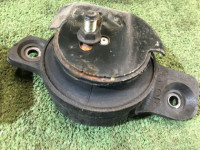 Soportes de motor SUBARU LEGACY OEM 41022AE001, 41022AE011 BE5 BH5 2001 EJ206 AT