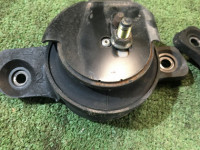 Soportes de motor SUBARU LEGACY OEM 41022AE001, 41022AE011 BE5 BH5 2001 EJ206 AT
