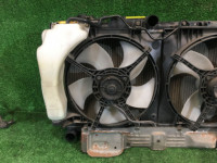 Radiador del motor SUBARU LEGACY OEM 45111AE022 BE5 BH5 2001 EJ206 AT