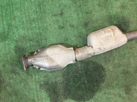 中間マフラー катализатор SUBARU LEGACY OEM 44200AE120 BE5 BH5 2001 EJ206 AT