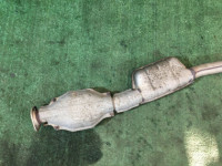 中間マフラー катализатор SUBARU LEGACY B4 OEM 44200AE021 BE5 BH5 1999 EJ206