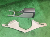 Бардачок подлокотник 92111AE010AD SUBARU LANCASTER