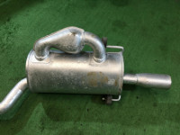 Silencioso trasero SUBARU LANCASTER OEM 44300AE200 BHE 2002 EZ30 AT
