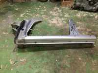 Painel inferior lateral esquerdo SUBARU LANCASTER OEM 51415AE031 BHE BH9 BH5 2002 Silver 1U2